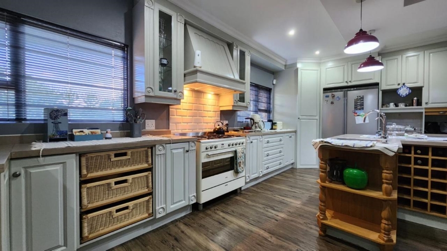 4 Bedroom Property for Sale in Melodie North West